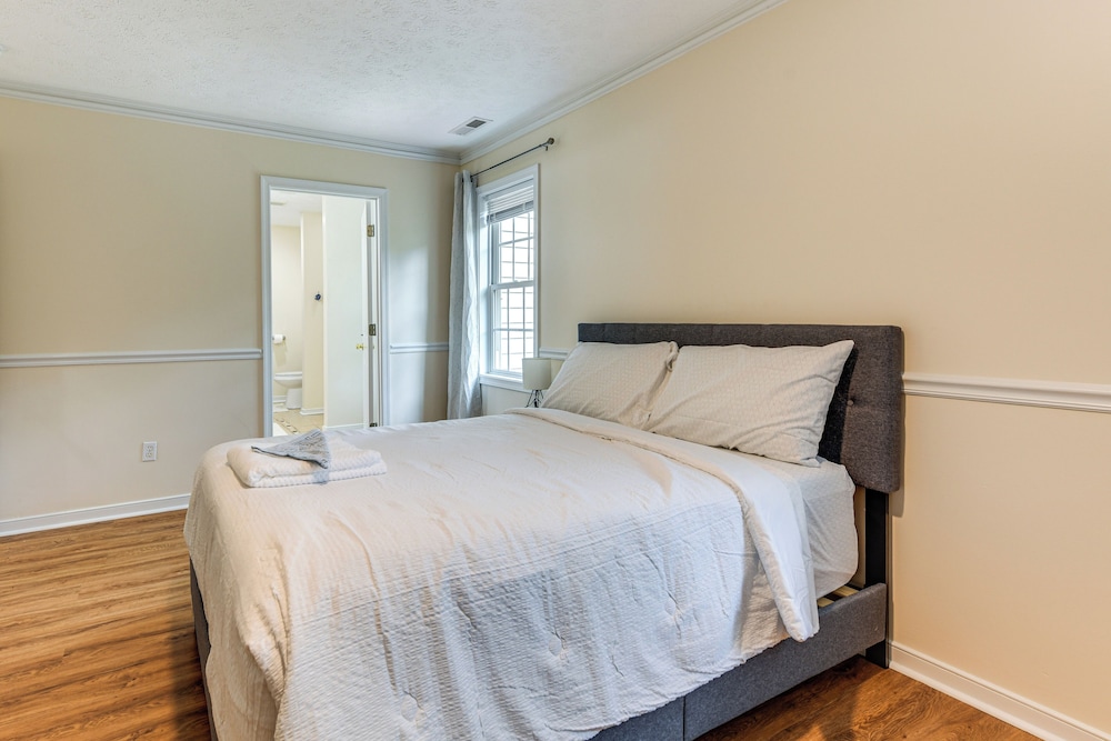 Classic Colonial Home w/ Private Yard in Richmond!