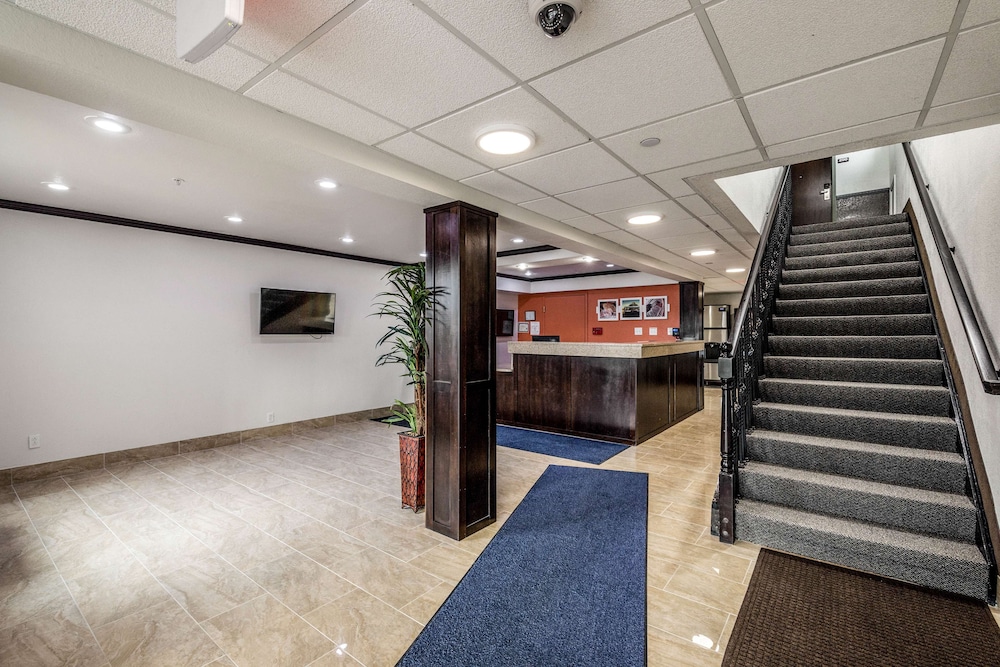 Peoria Vacations - Motel 6 Peoria, IL - Property Image 5