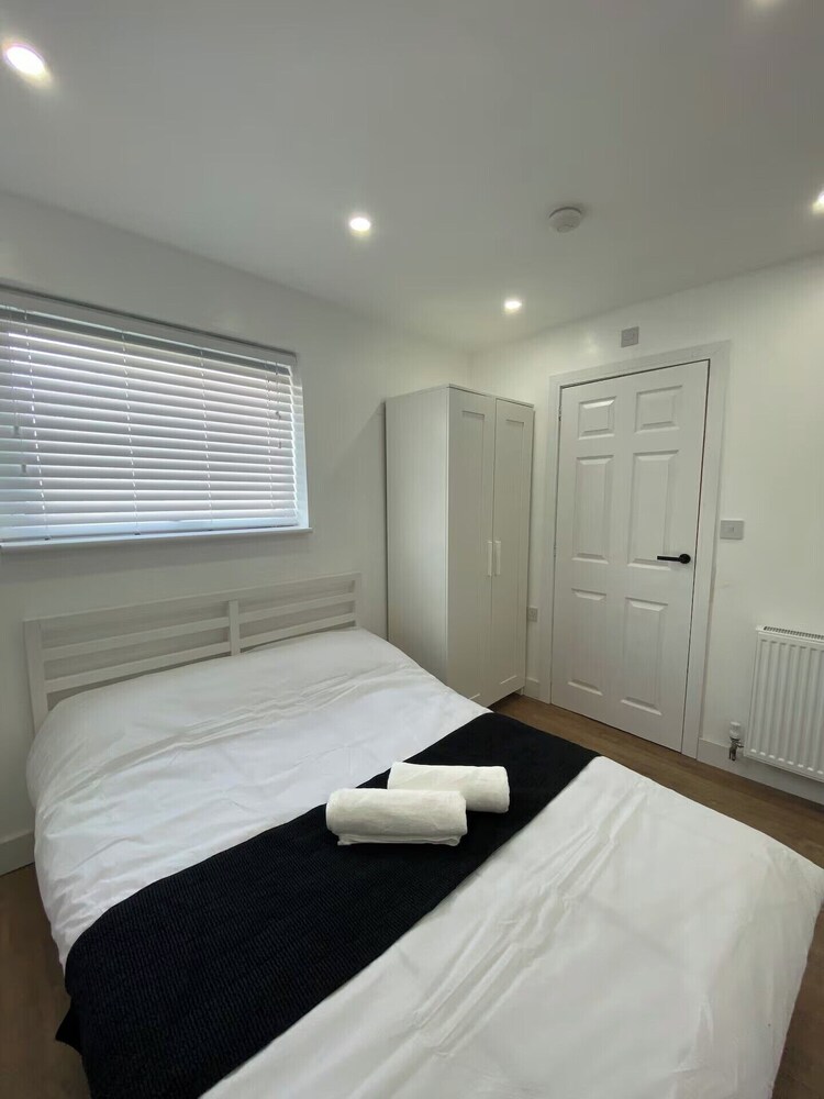 Luton City Retreat - Spacious 3 Bedroom Apartment