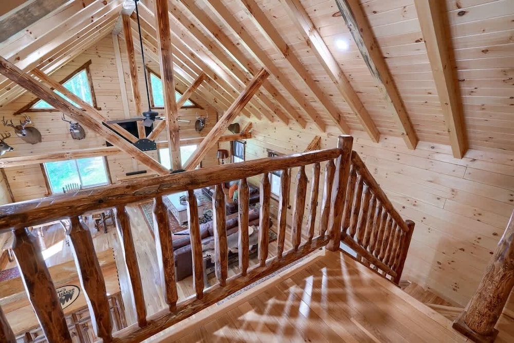 Seven Pines Cabin - Secluded in Hocking Hills