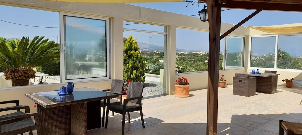 Lofos Panorama Apartments view 2