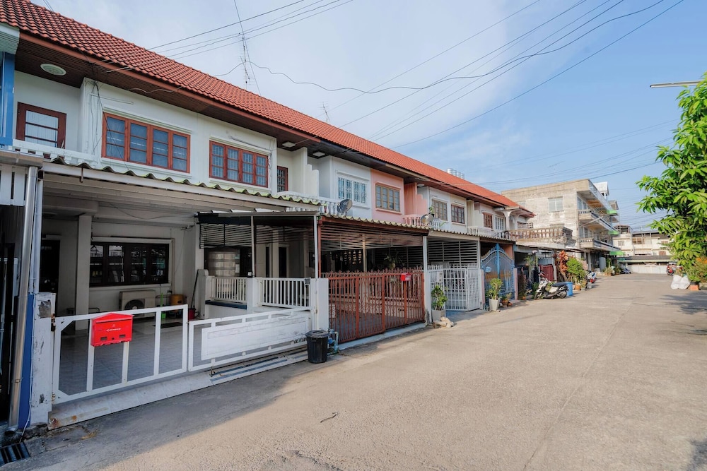 Charming 2-bedroom House in Hua Hin Soi 80,12-minute Walk to Beach