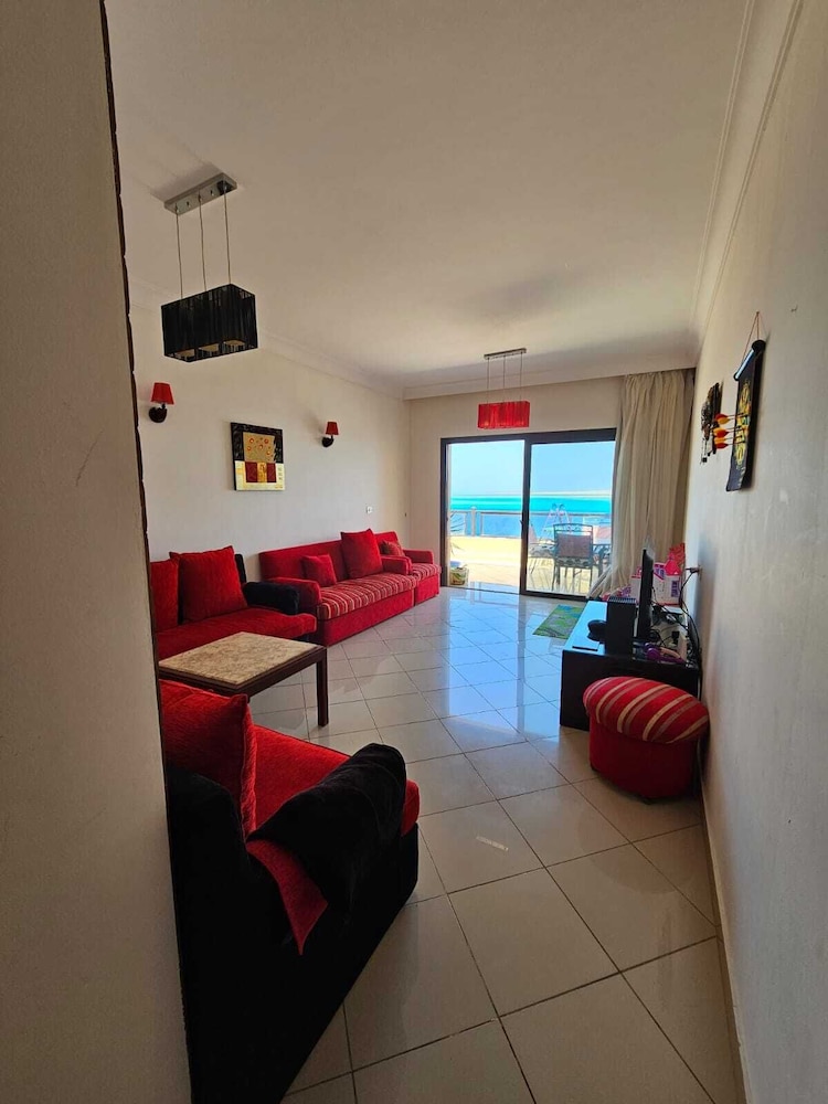 Stunning Sea View 1-bed Apartment in Hurghada