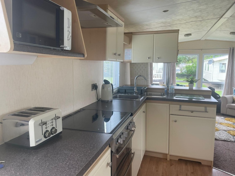 Remarkable 2-bed Villa Caravan in Driffield view 4