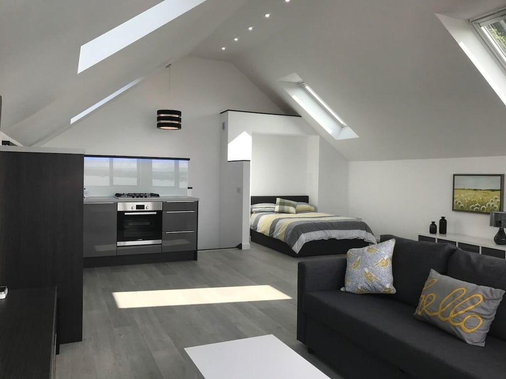 The Wee Glasshouse - Stunning Views of Dalgety Bay view 3
