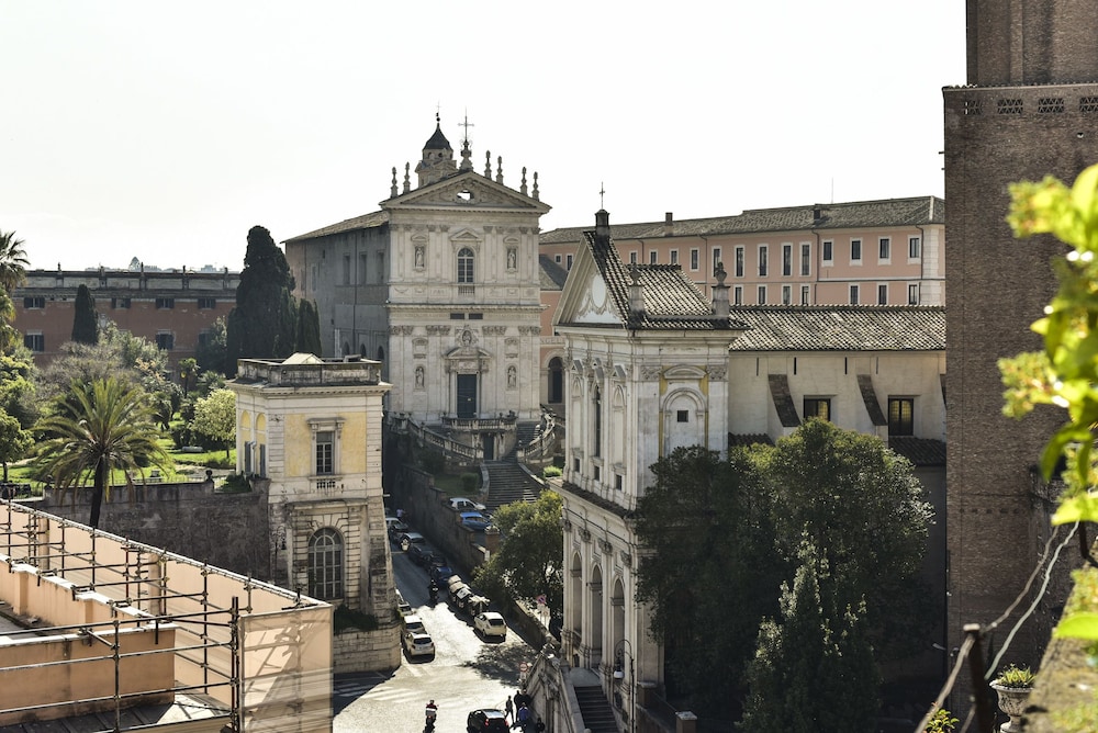 Rome at Your Feet Apartment with Terrace