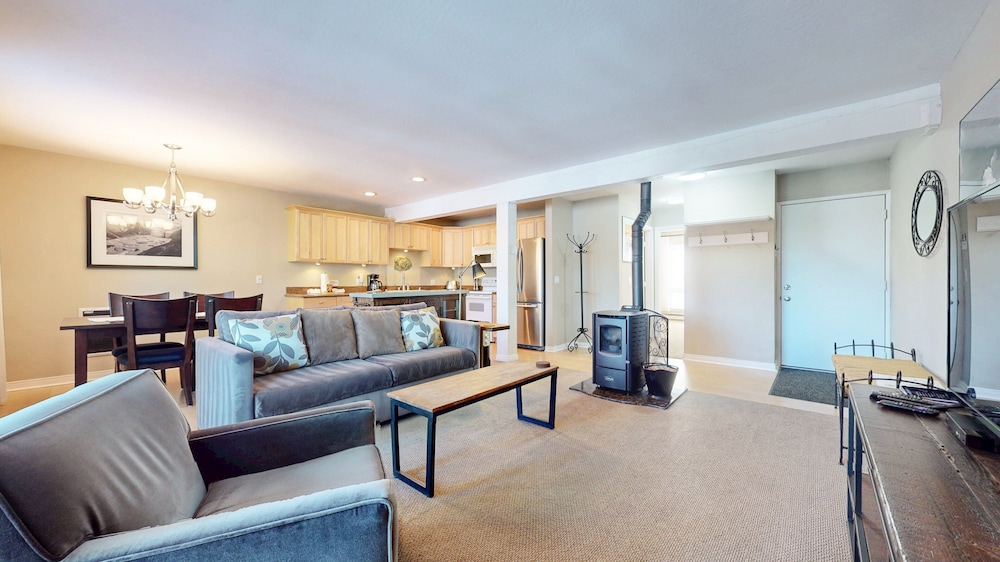 Western Slopes Villas #7 1 Bedroom Condo
