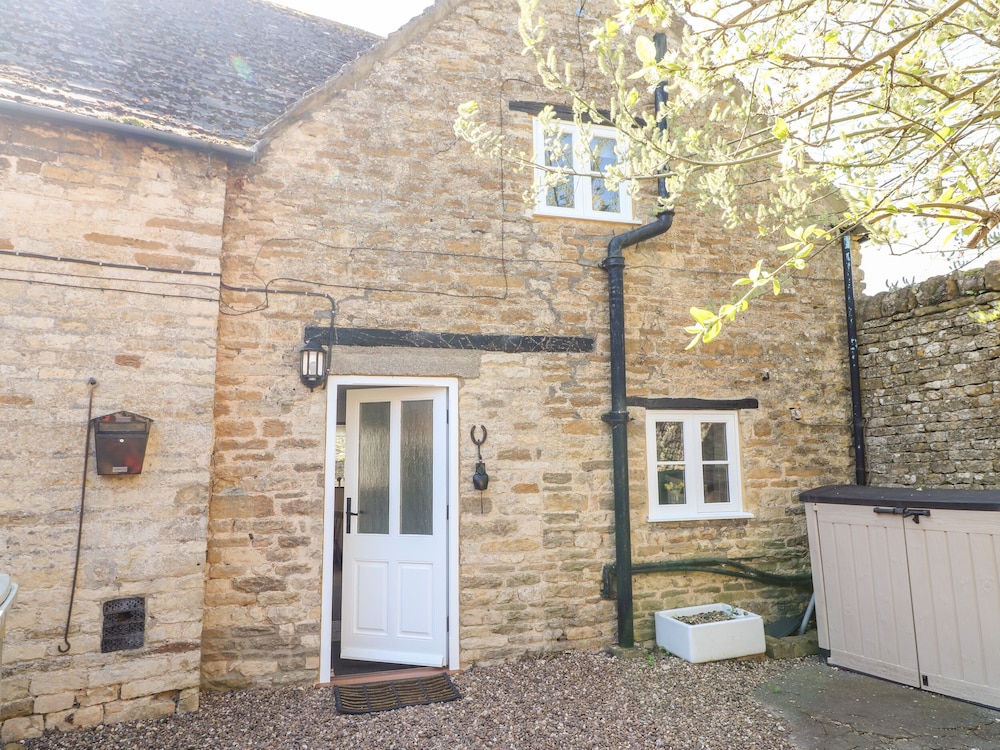 Oakham Vacations - Manor View - Property Image 2