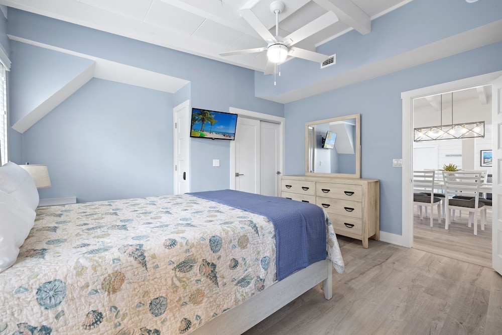5670 Williams Drive view 2