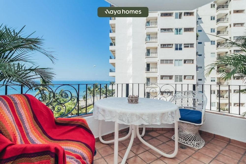 Ocean View 2Br Condo-balcony-beach-pool - 604