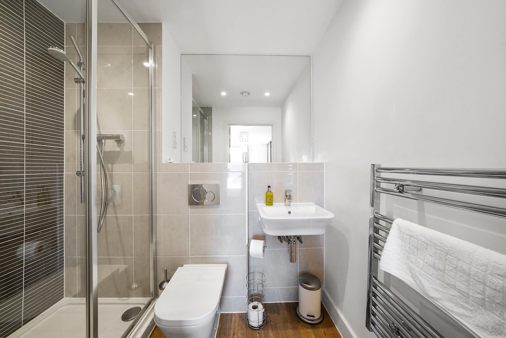 Kennet House Superior Serviced Apartment