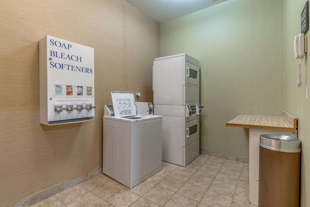 Gainesville Vacations - Hampton Inn  Suites Gainesville - Property Image 4