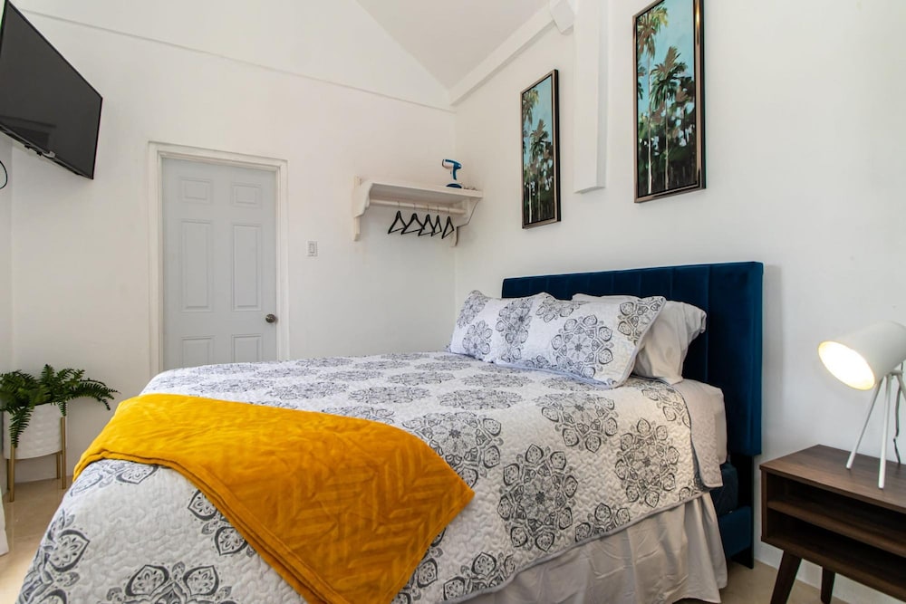 Runaway Bay Gem Suite