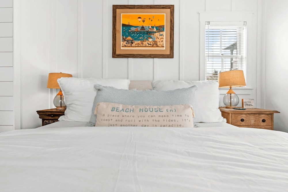 Steps to Rosemary Beach, Pool, Patio w/ Firepit The Salty Perch by Avantstay