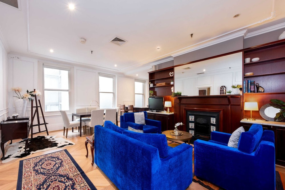 Quiet 2 Bedroom Apartment in Heritage Building in the CBD