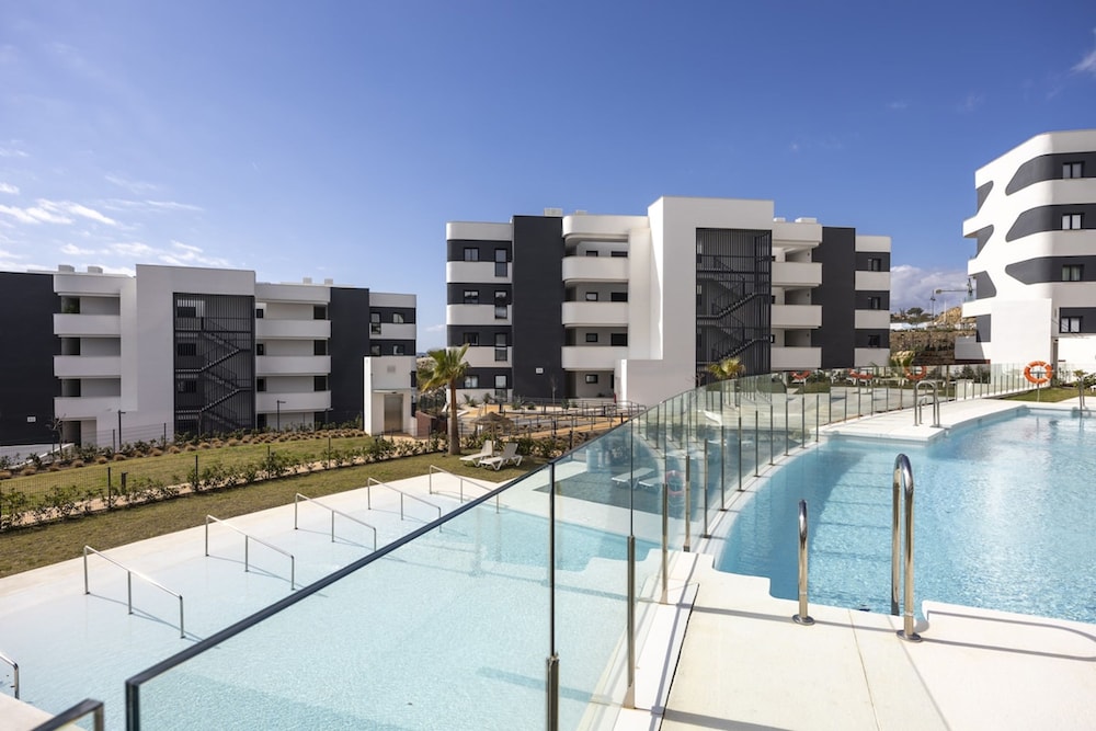 Stylish Luxury Suite With Terrace in Higueron