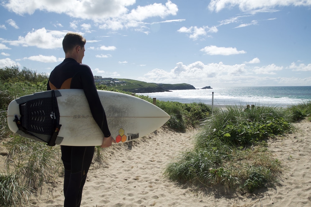 Base Surf Lodge
