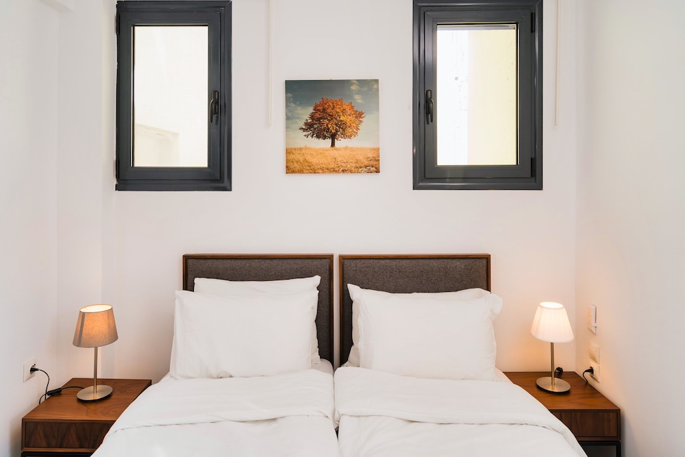 Sanders Home Suites - Cute Downtown 1-bdr. Apt photo 2
