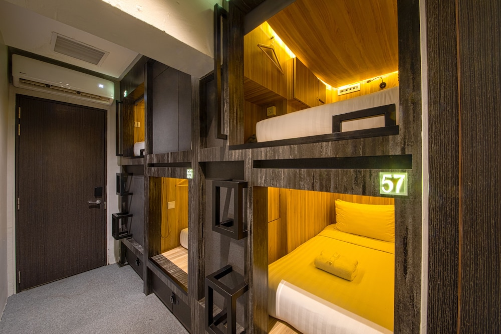 CUBE Boutique Capsule Hotel at Chinatown 12