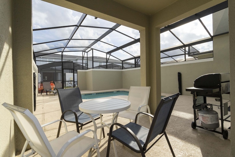 4br/3ba Private Pool Storey Lake Resort Best Location Near Disney!