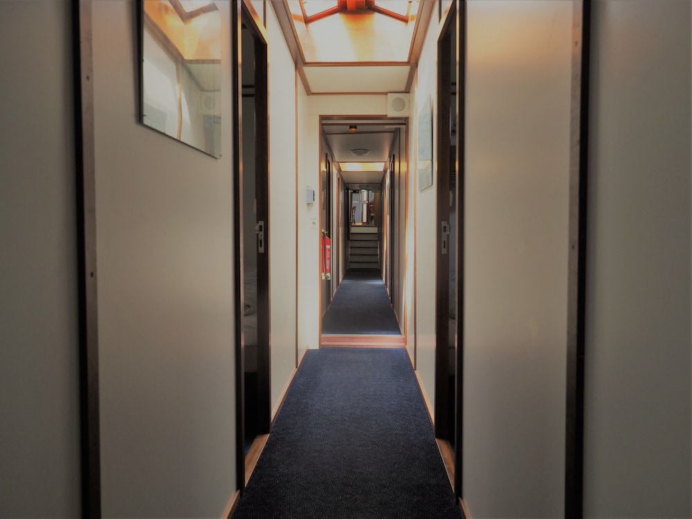 Hotelschip Sarah