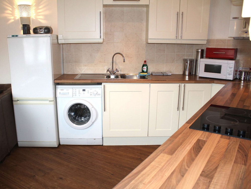 Stroud Vacations - Cotswolds Valley Accommodation-Excl Prop - Property Image 6