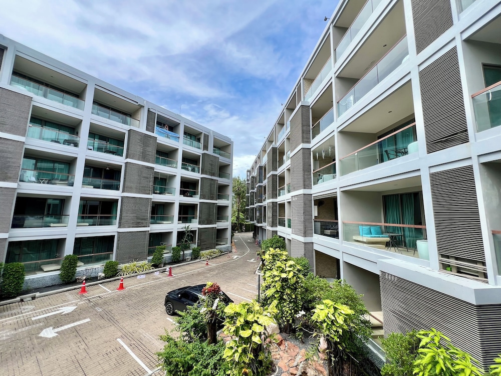 The Regent Bangtao by RESAVA