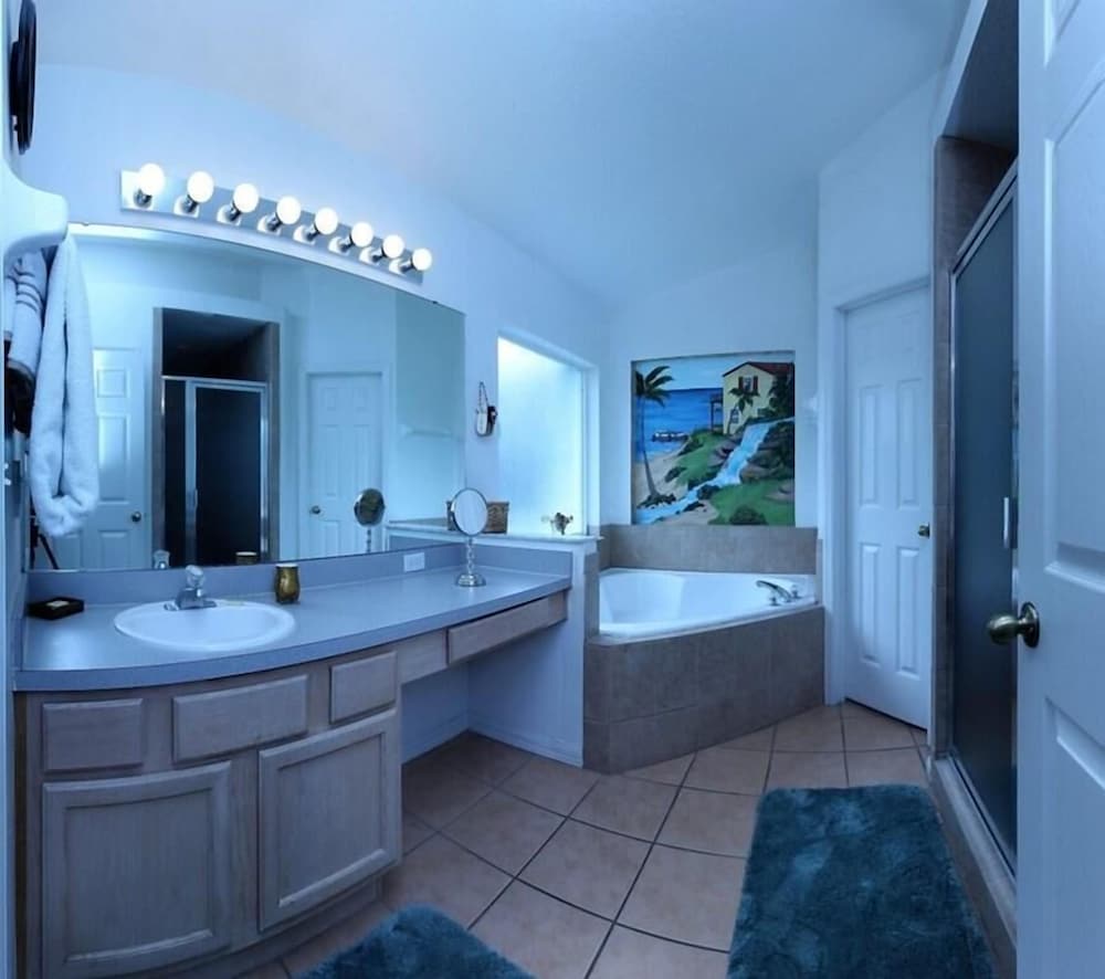 Ref E Luxury 4 Bed Villa With Private Pool Near Disney - Image 5