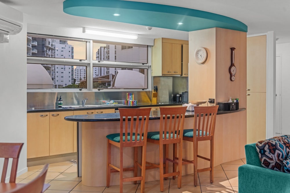 Stylish 3BR Oceanfront Stay by Mooloolaba Esp
