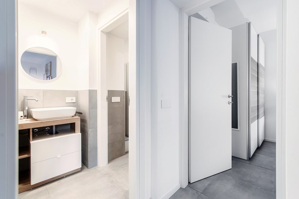 Marinetti Suite 9