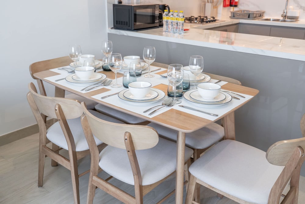 Modern and Peaceful 2 Bedroom in Amber by Azizi
