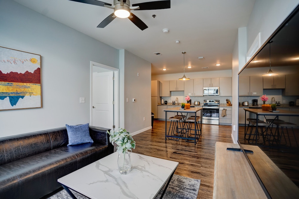Reno Vacations - Canyon Flats Condos By Barsala - Property Image 1