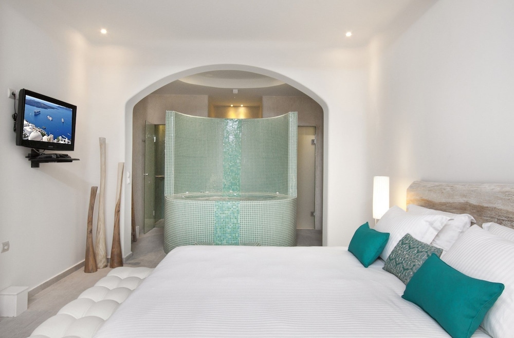 Allure Suites photo 2