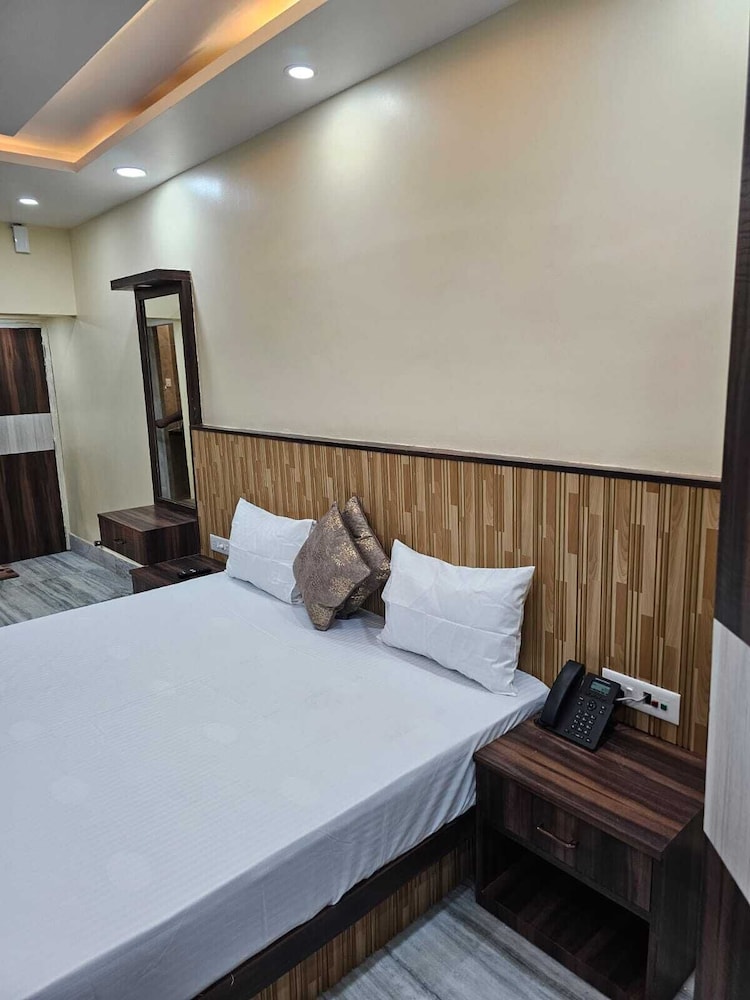 Jowar Hoter & Resort