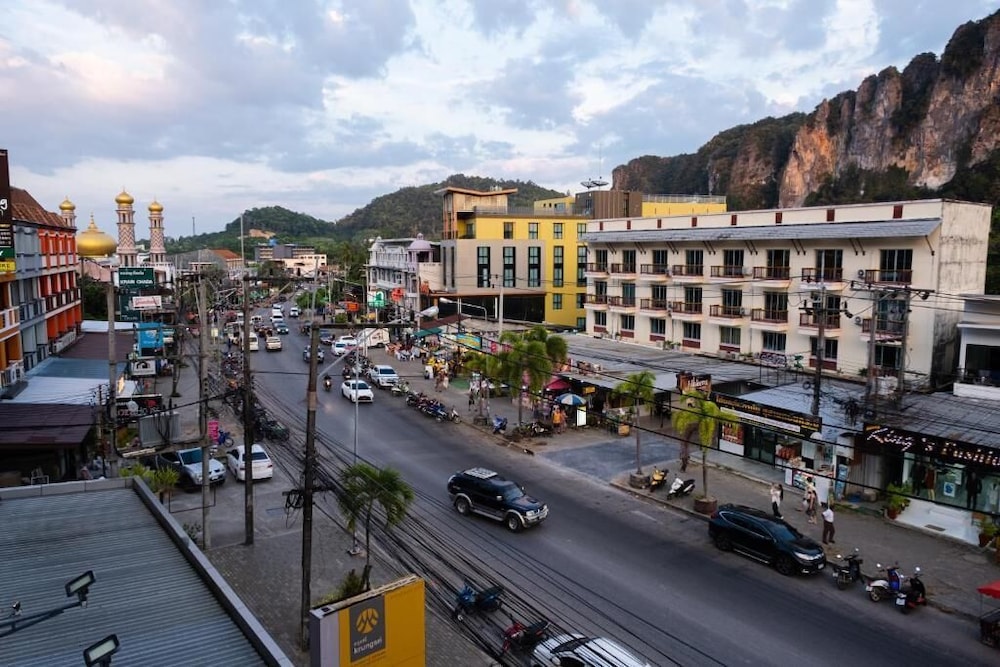 Krabi Freedom Hostel And Bar