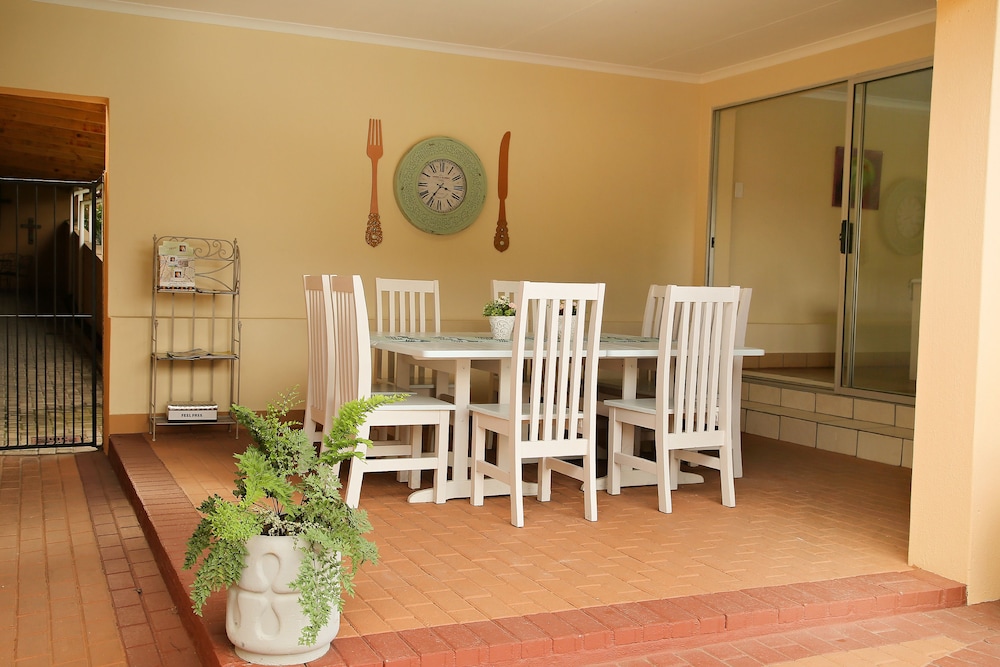 35 Kelkiewyn Bed & Breakfast