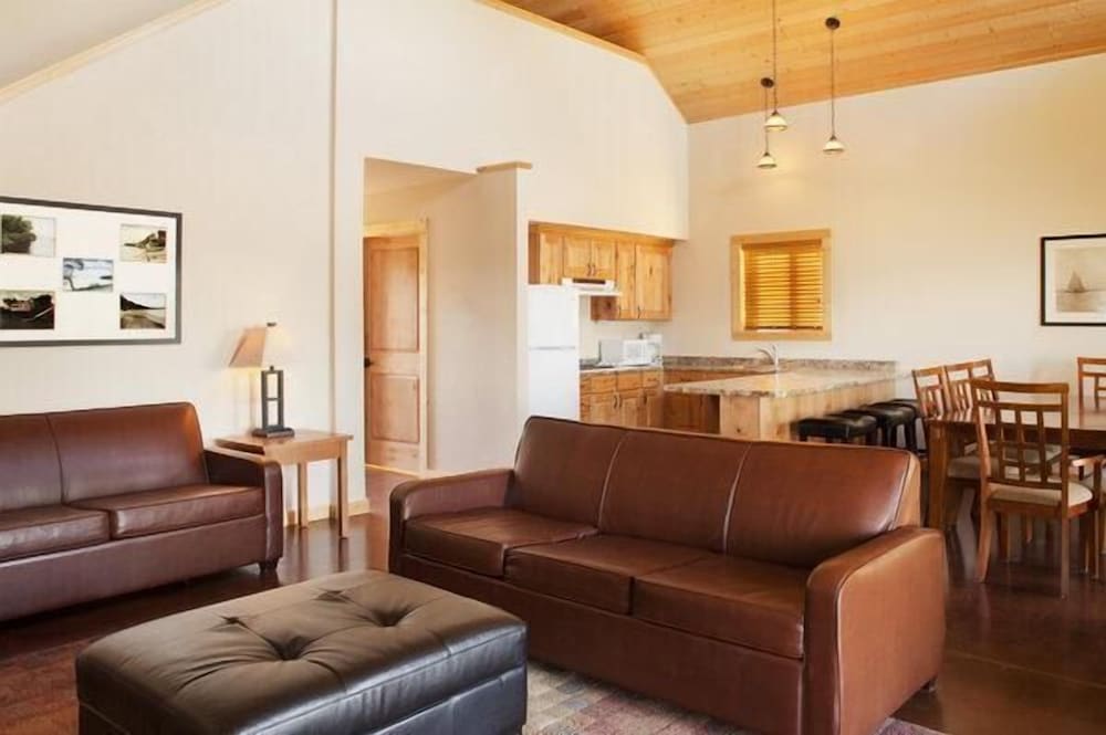 King's Pointe Waterpark Resort - Property Image 41