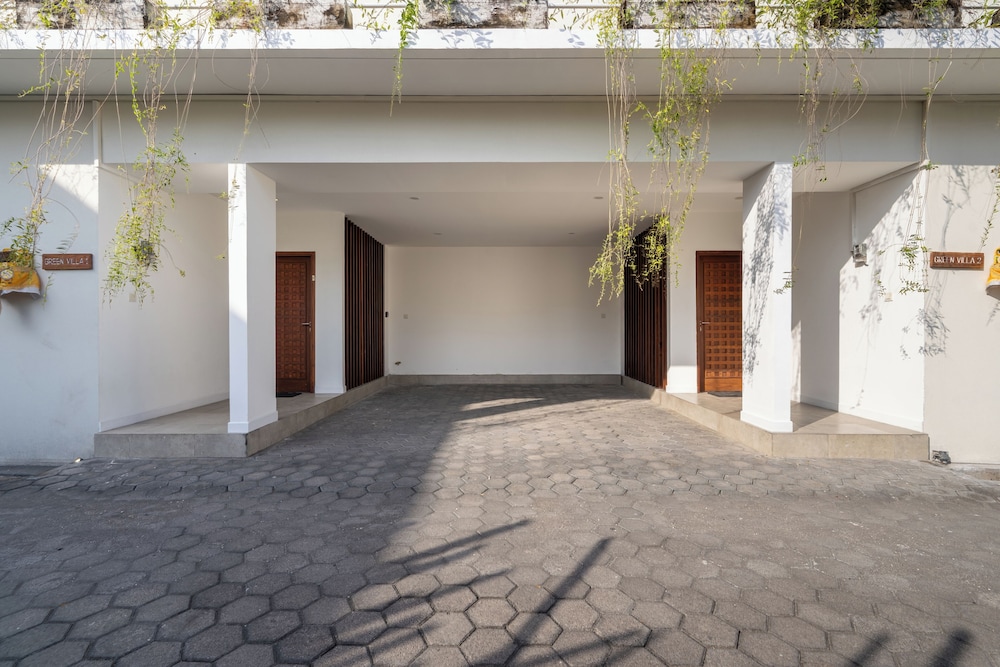 Green Moon Villa by Betterplace