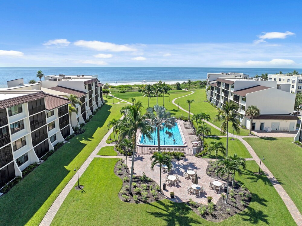 Beachfront Luxury Gulf Views Bikes Sanibel