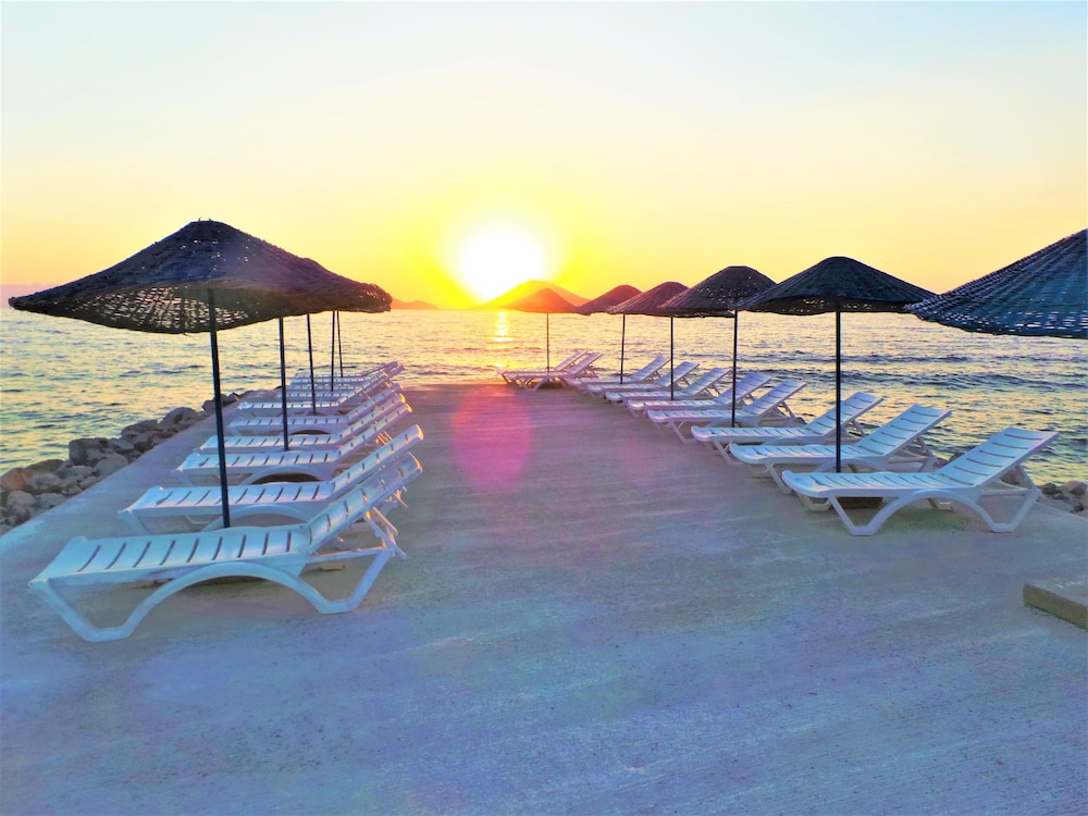 Sunset Mavi