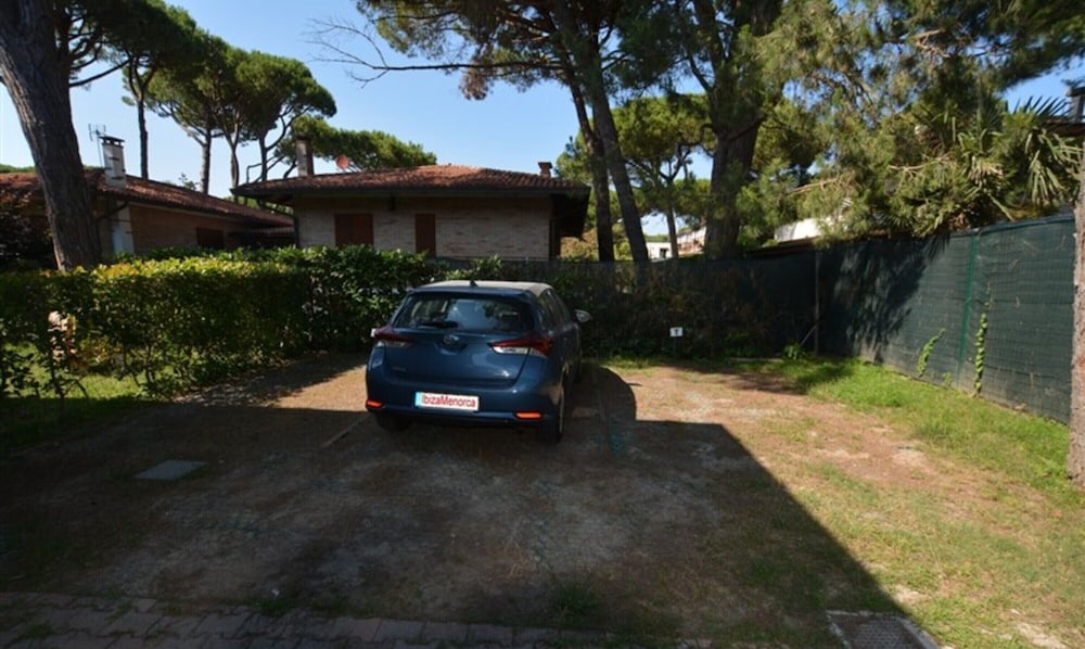 Lovely Flat With Balcony and Private Parking Space 50mt From the sea in Lignano