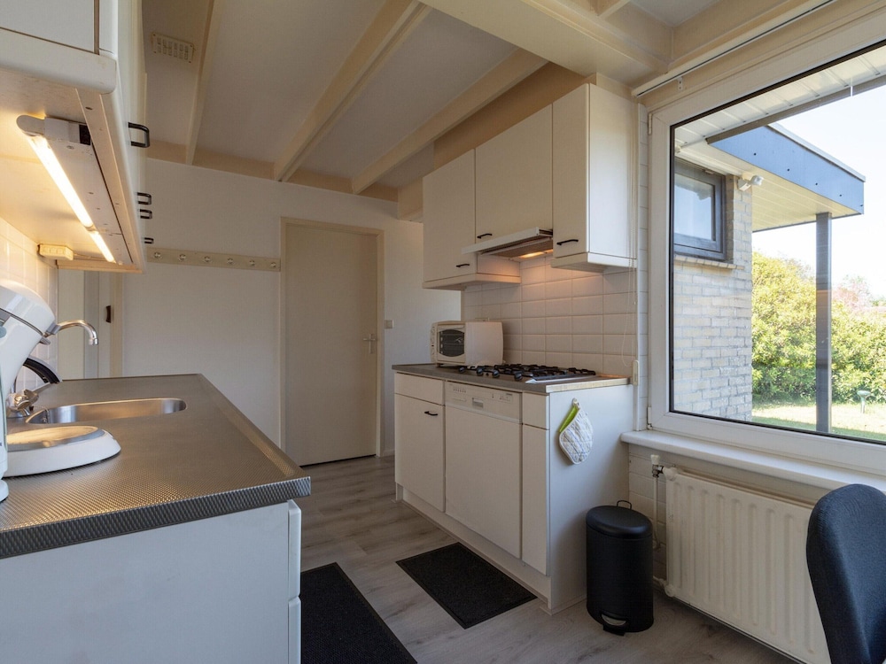 Welcoming Bungalow With Garden