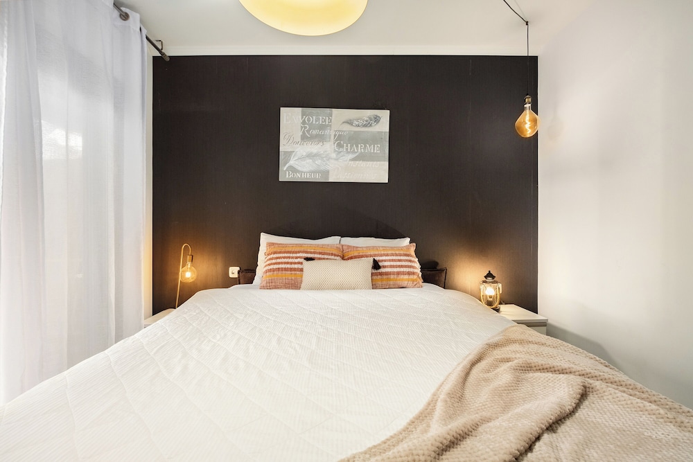 Royal Park Apt Resort by Sea N Rent