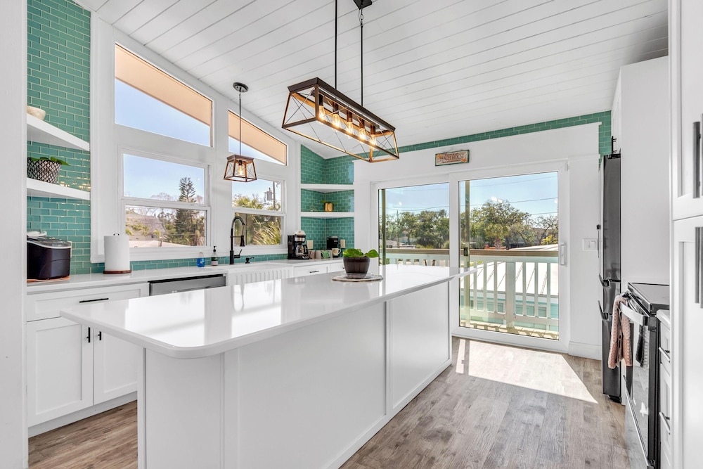 Bates Avenue House