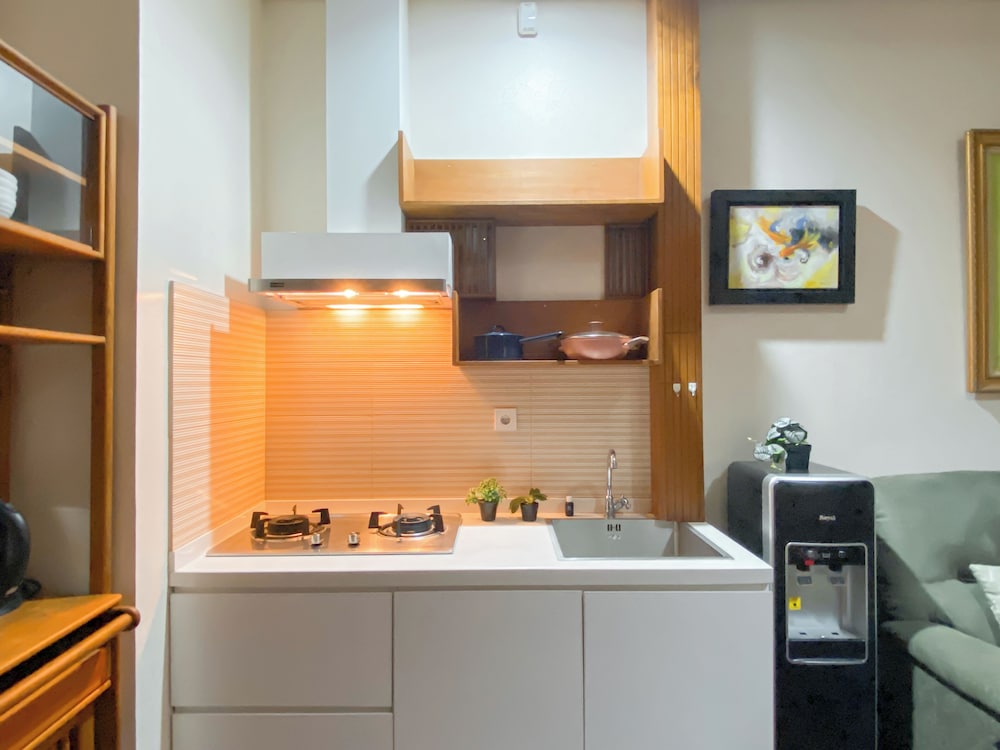 Warm And Cozy 2Br At Samara Suites Apartment