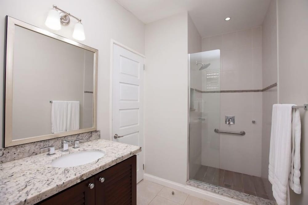 Wag Water Villa, Ocho Rios 3BR