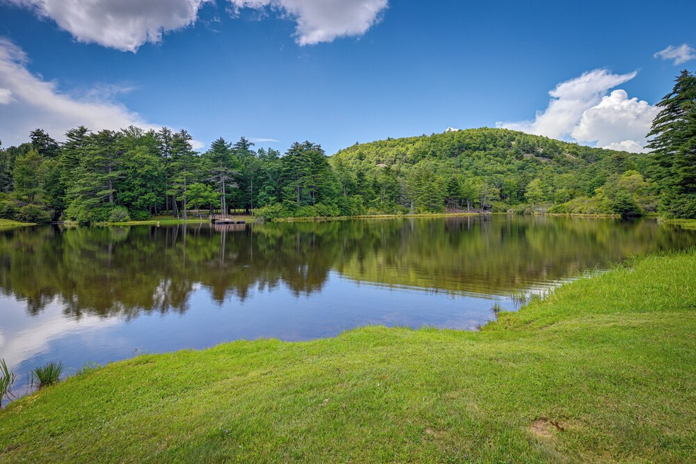 Sip on Deck & Enjoy Views! Mtn Lodge in Glenville