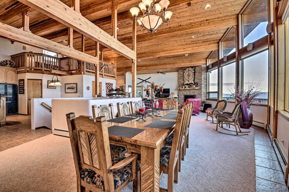 Falcon Rest: A Deluxe Angel Fire Mountain Retreat!