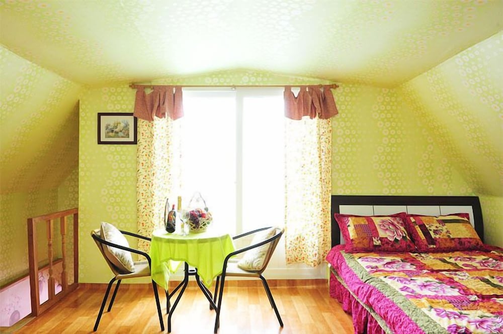 Star Song Pension