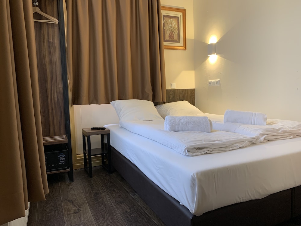 Orange Tulip Hotel Amsterdam - Hostel